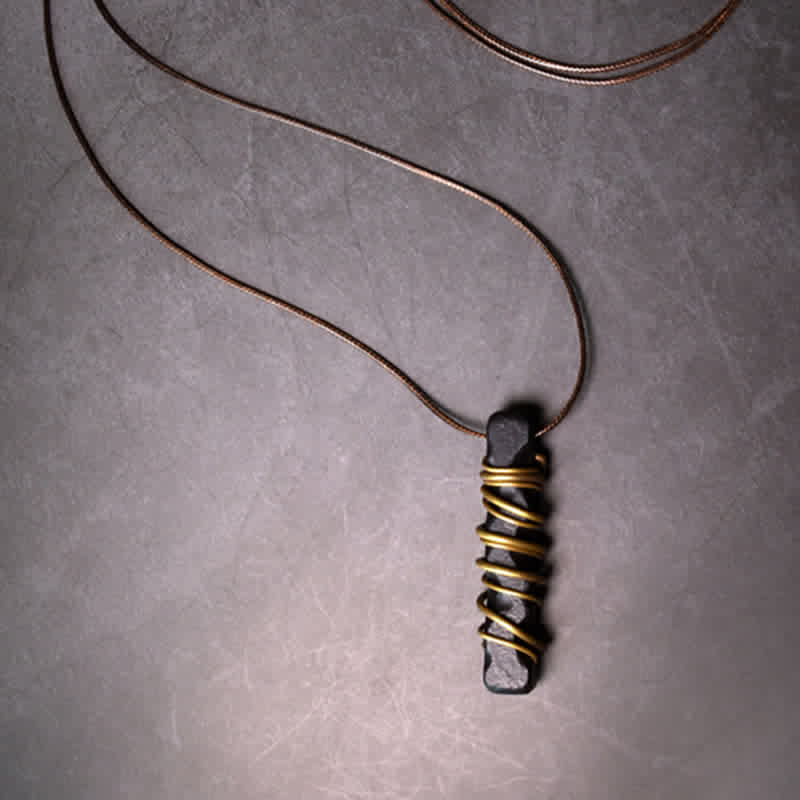 Collier pendentif Yin Yang en bois d'ébène pour l'équilibre et le calme