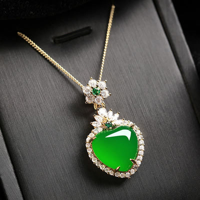 Collier de force en calcédoine verte pour le courage