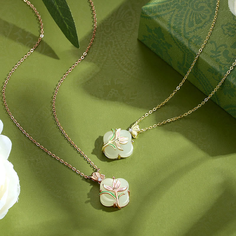 Collier et boucles d'oreilles élégants en jade Hetian avec fleur de papillon