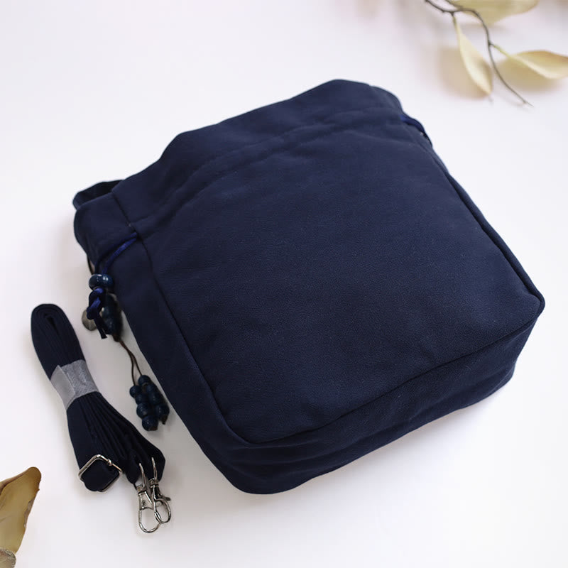 Sac fourre-tout en coton et lin brodé motif papillon et lotus 20 cm