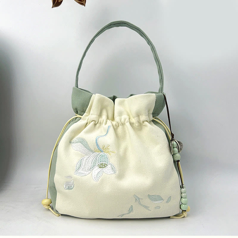 Sac fourre-tout en coton et lin brodé motif papillon et lotus 20 cm