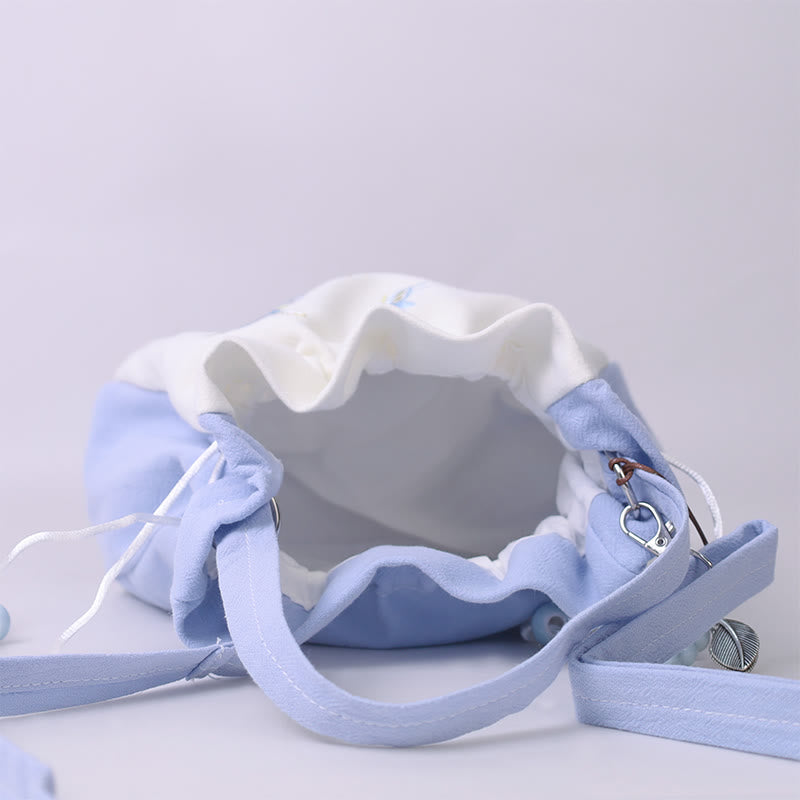 Sac fourre-tout en coton et lin brodé motif papillon et lotus 20 cm