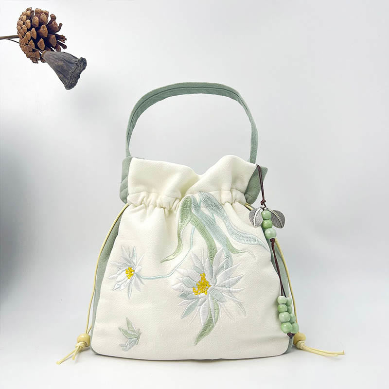 Sac fourre-tout en coton et lin brodé motif papillon et lotus 20 cm