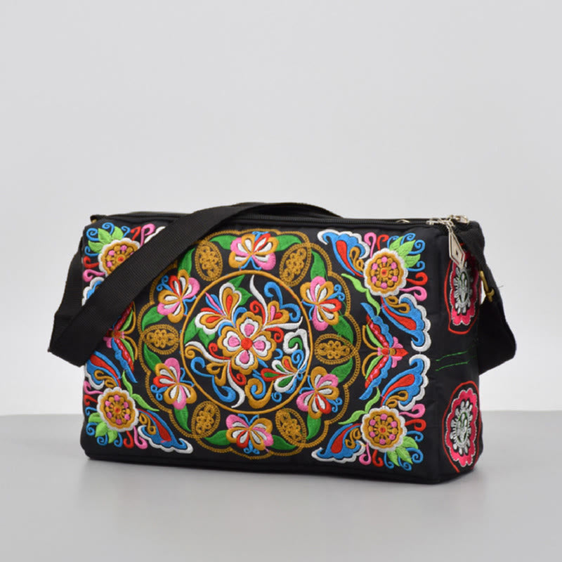 Sac bandoulière en toile brodée avec motifs pivoines et paons