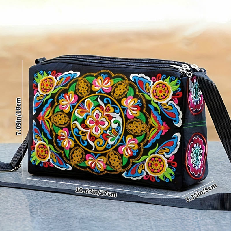 Sac bandoulière en toile brodée avec motifs pivoines et paons
