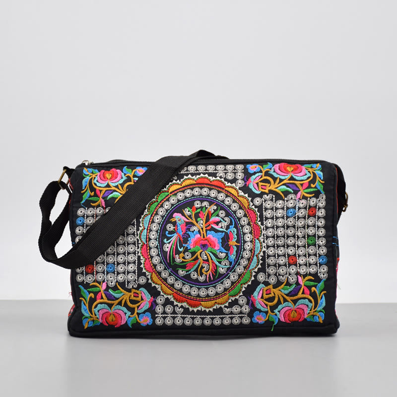 Sac bandoulière en toile brodée avec motifs pivoines et paons