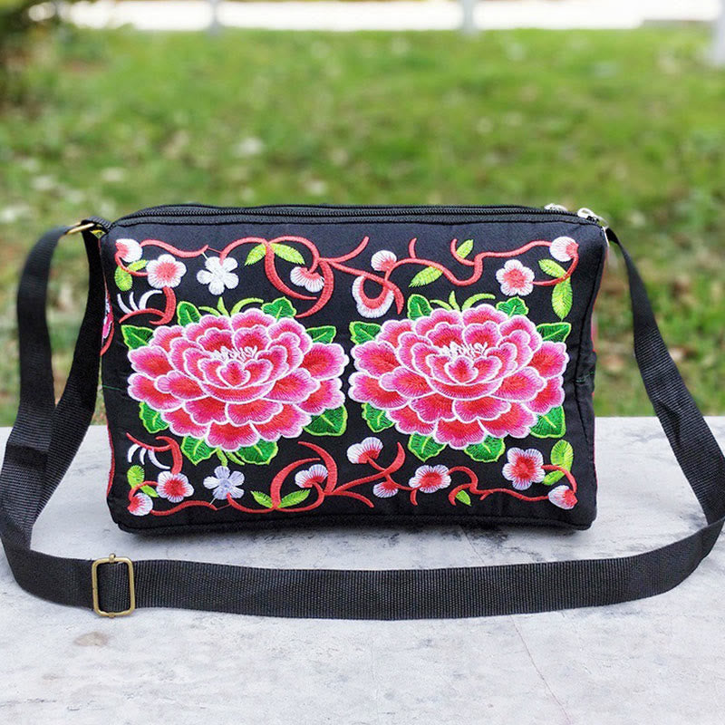 Sac bandoulière en toile brodée avec motifs pivoines et paons
