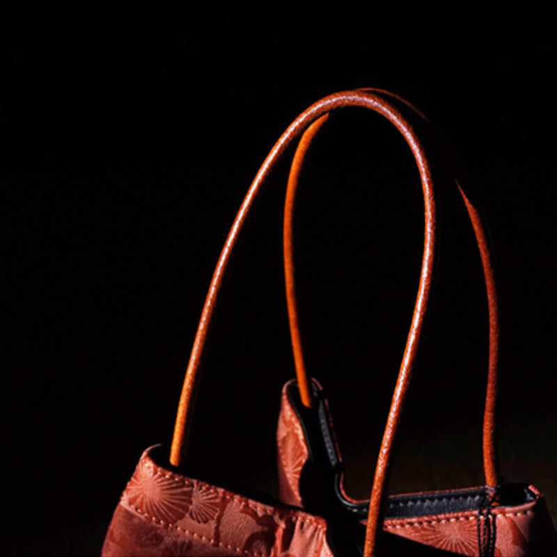 Sac à bandoulière en soie Xiangyunsha brodé avec fleurs de bambou et de prunier