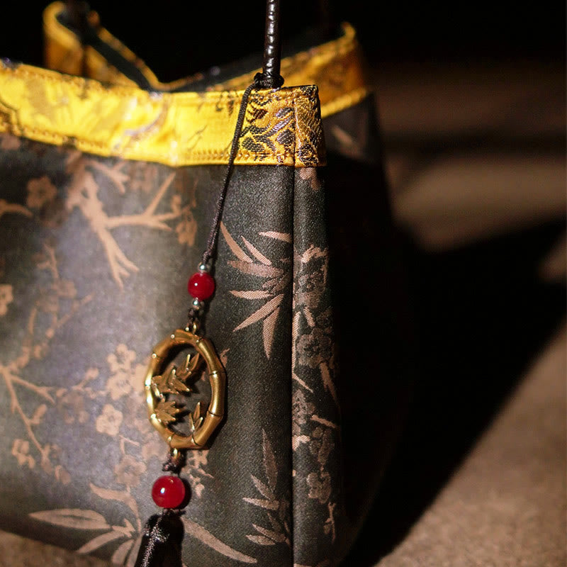 Sac à bandoulière en soie Xiangyunsha brodé avec fleurs de bambou et de prunier