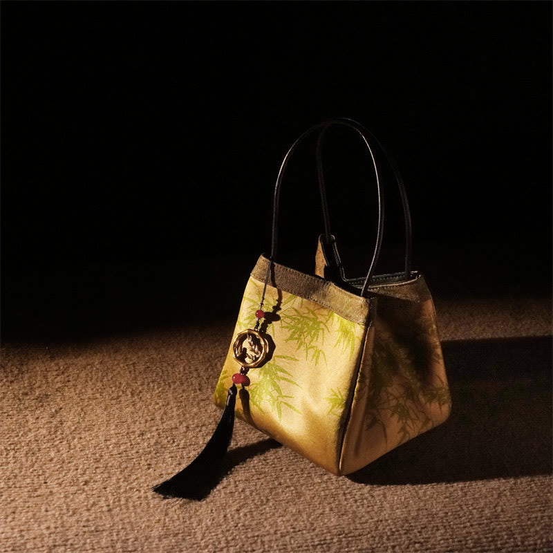 Sac à bandoulière en soie Xiangyunsha brodé avec fleurs de bambou et de prunier