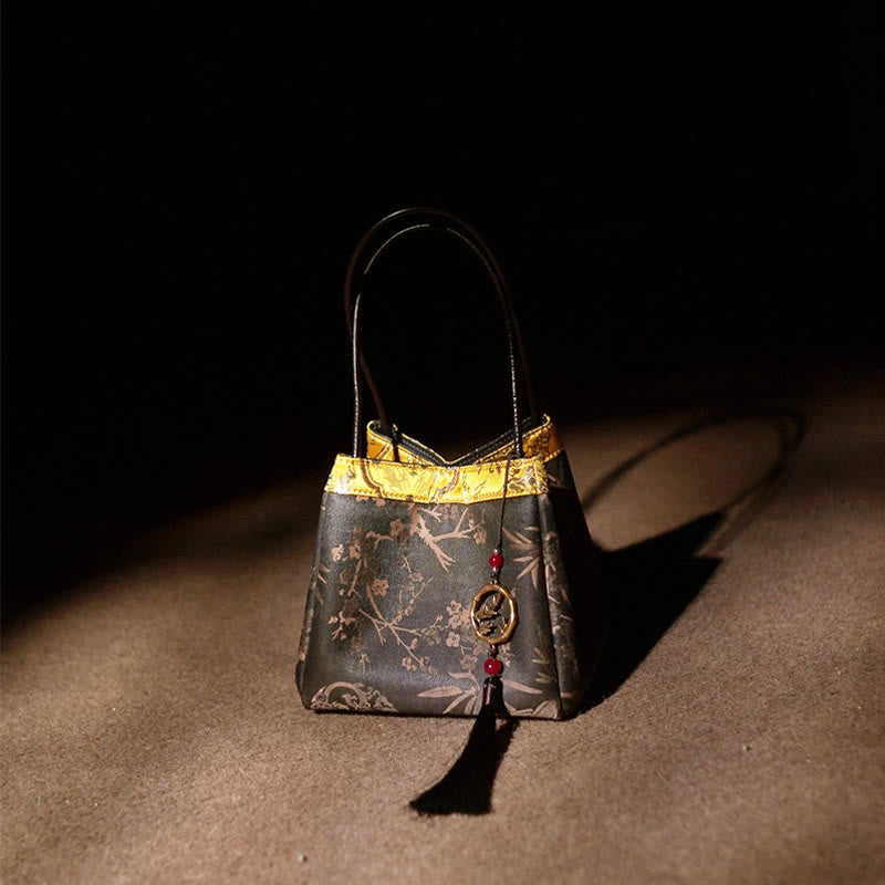 Sac à bandoulière en soie Xiangyunsha brodé avec fleurs de bambou et de prunier