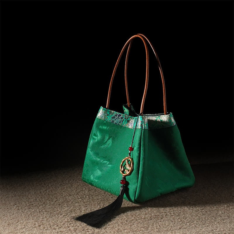 Sac à bandoulière en soie Xiangyunsha brodé avec fleurs de bambou et de prunier