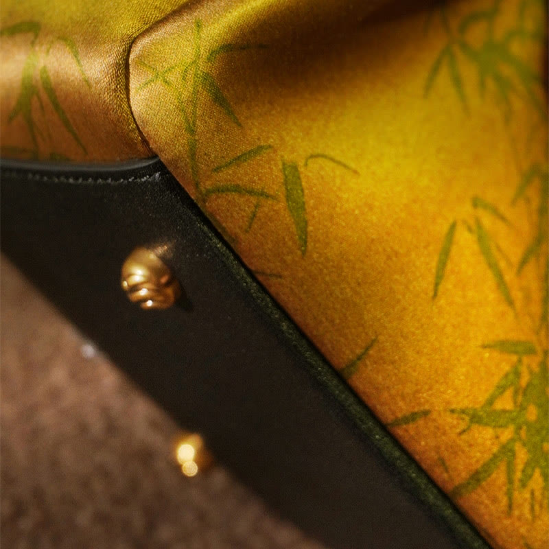 Sac à bandoulière en soie Xiangyunsha brodé avec fleurs de bambou et de prunier