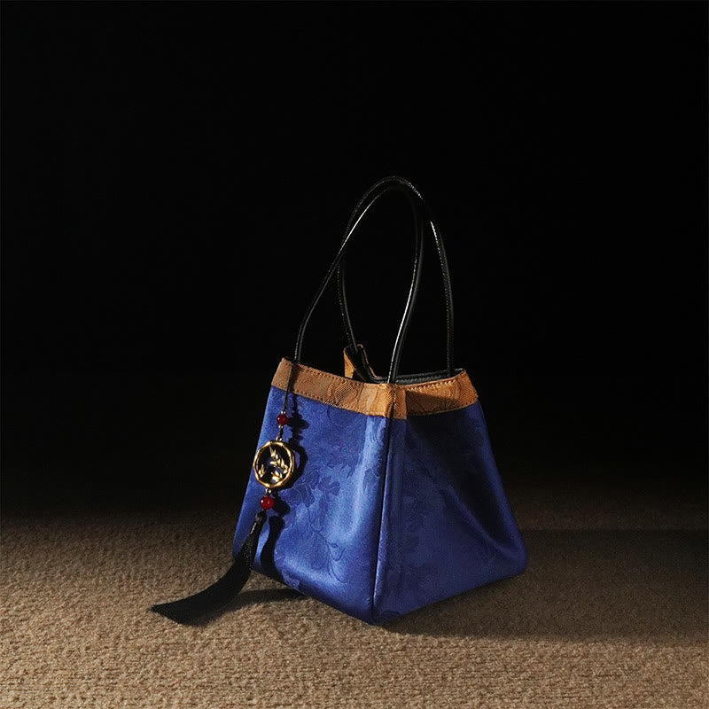 Sac à bandoulière en soie Xiangyunsha brodé avec fleurs de bambou et de prunier