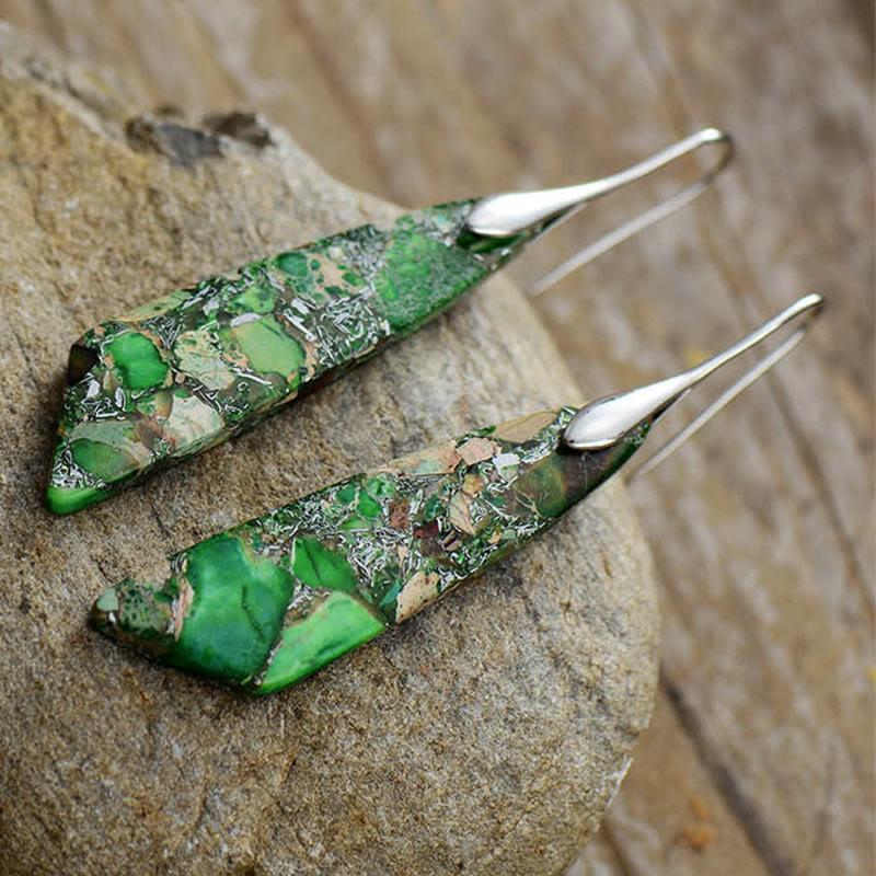 Boucles d'oreilles en pierre de l'empereur pour l'équilibre et la sérénité