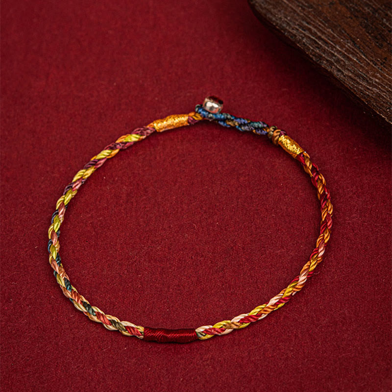 Bracelet en fil rouge à cinq couleurs pour la chance et la protection