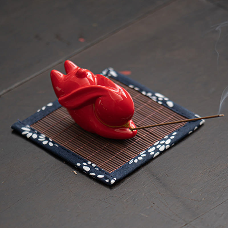Brûleur d'encens en céramique Flying Rabbit Bamboo Mat pour la prospérité