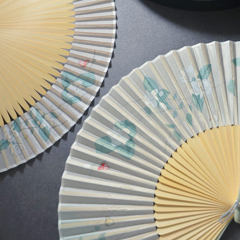 Éventail chinois pliable en bambou avec fleurs de cerisier et gardénia 21 cm