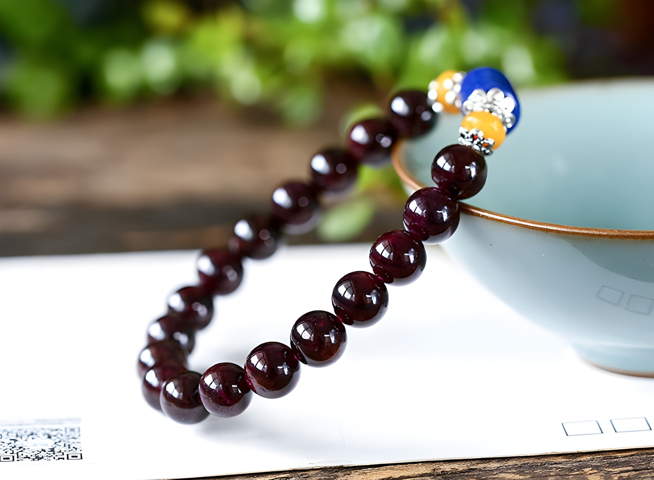 Bracelet énergétique en grenat : autonomisation et équilibre