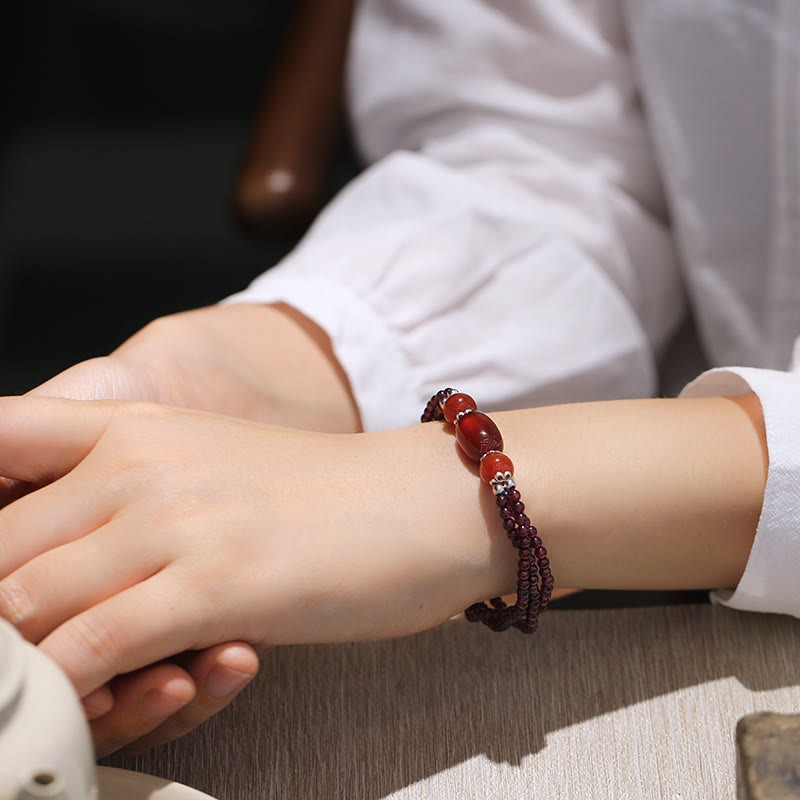 Bracelet triple couche de protection en agate rouge grenat