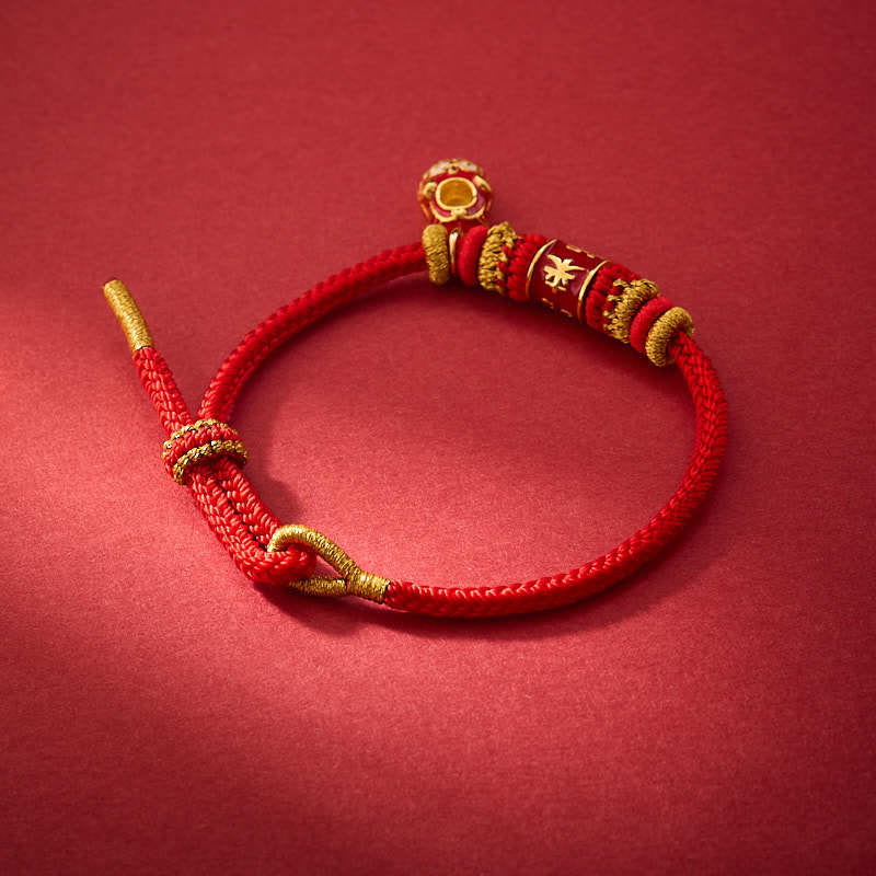 Bracelet Shi Lai Yun Zhuan en cuivre plaqué or et fil rouge 14-18 cm