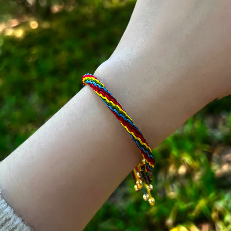 Bracelet en fil rouge avec nœud de réincarnation de la bête avaleuse d'or