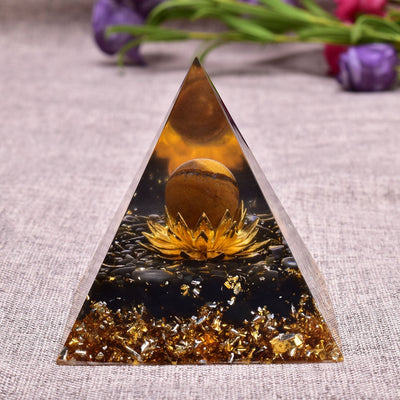 Pyramide protectrice du lotus doré
