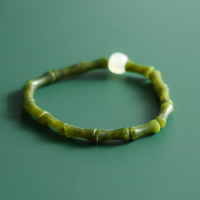 Bracelet porte-bonheur en jade et bambou vert pour l'abondance et la croissance
