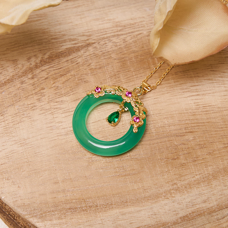 Collier de force avec boucle de paix en calcédoine verte