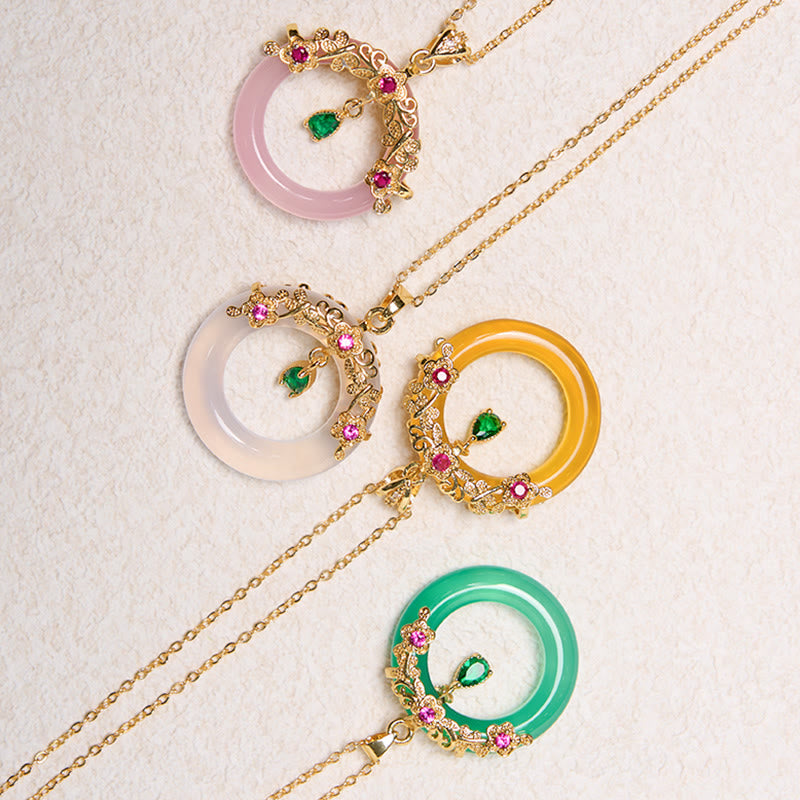 Collier de force avec boucle de paix en calcédoine verte