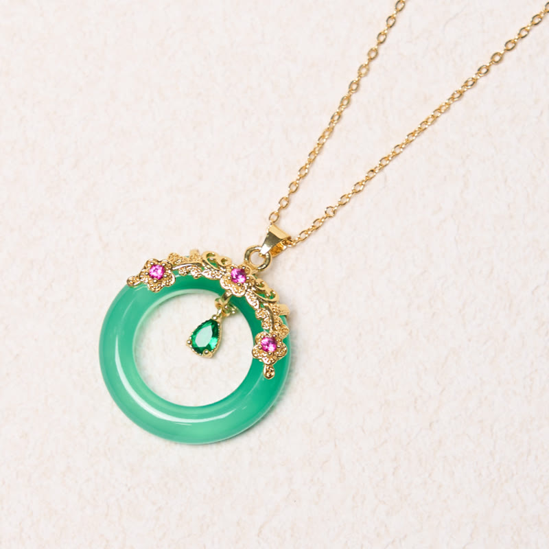 Collier de force avec boucle de paix en calcédoine verte