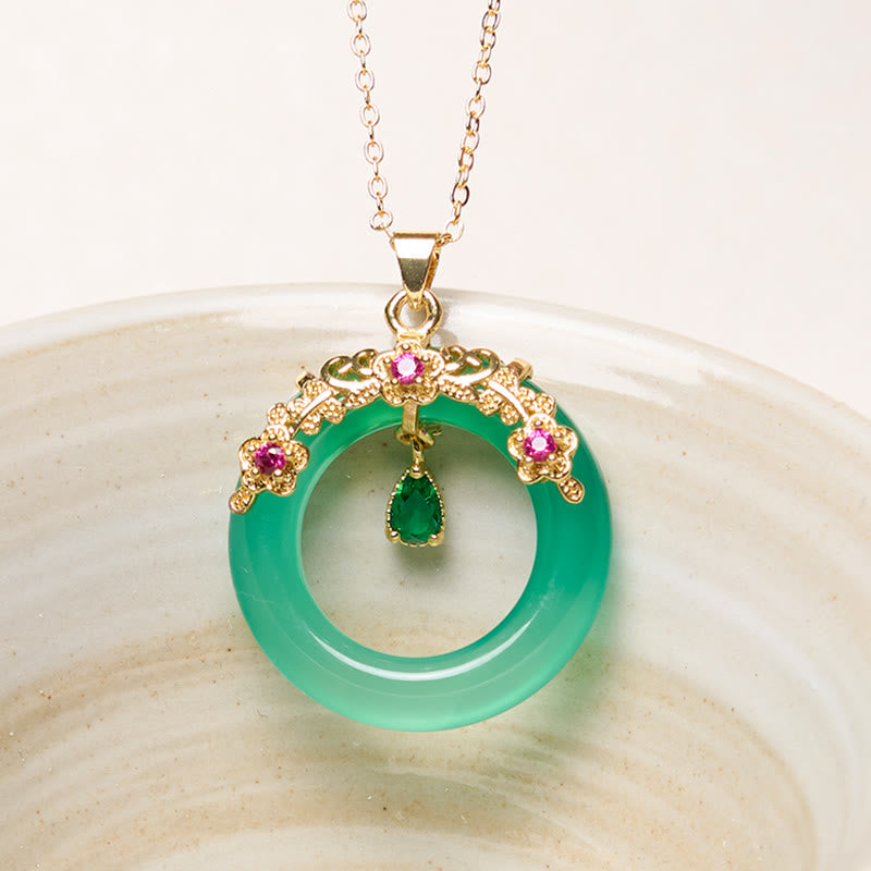 Collier de force avec boucle de paix en calcédoine verte