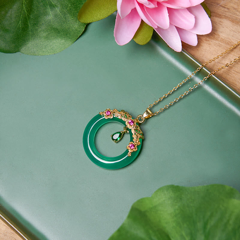 Collier de force avec boucle de paix en calcédoine verte