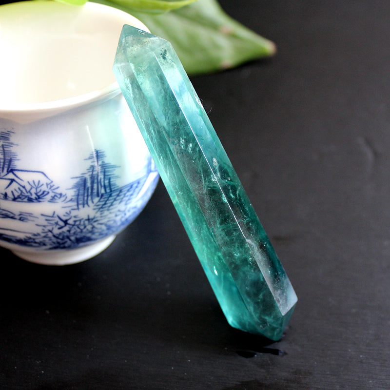 Tour de cristal de guérison en fluorite verte