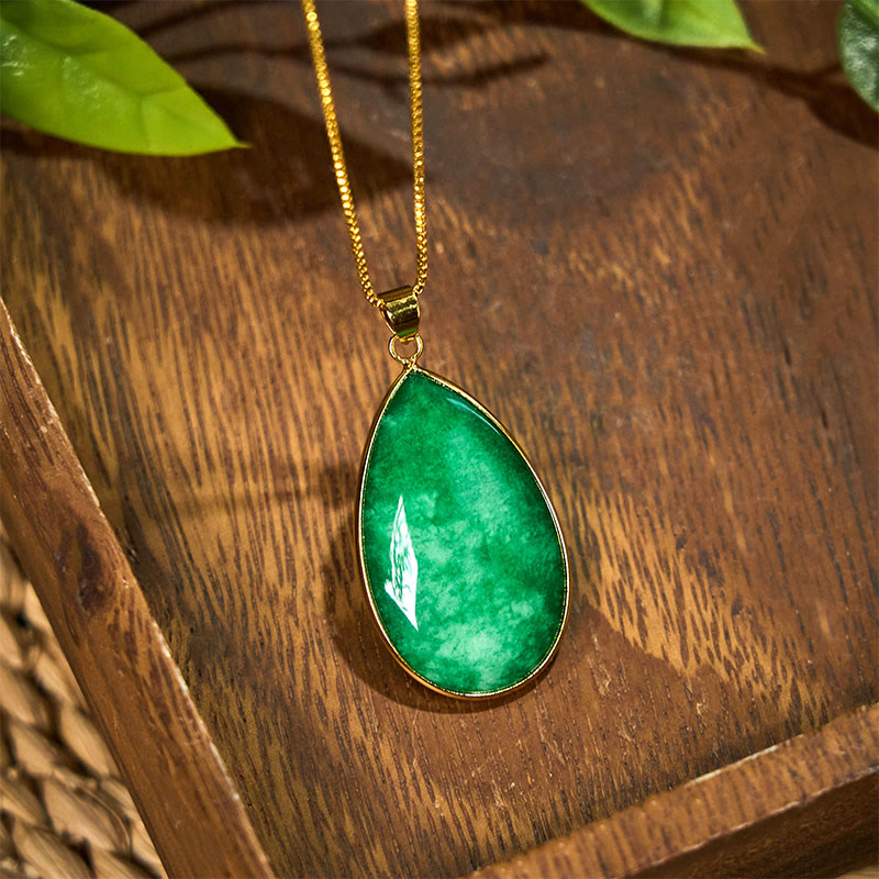 Collier pendentif Abondance en jade vert | Breloque de prospérité
