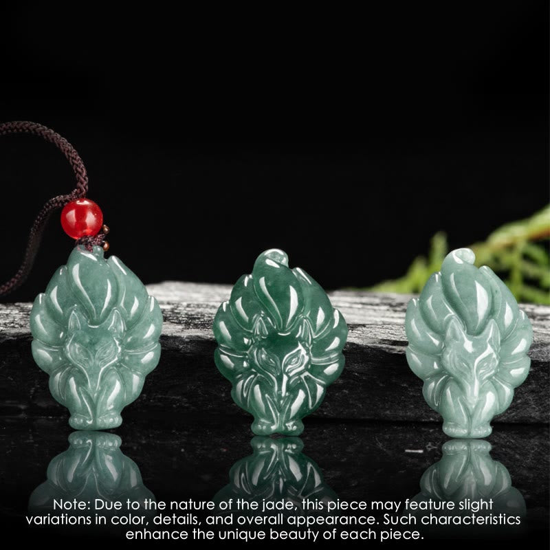 Collier pendentif porte-bonheur en jade vert à neuf queues