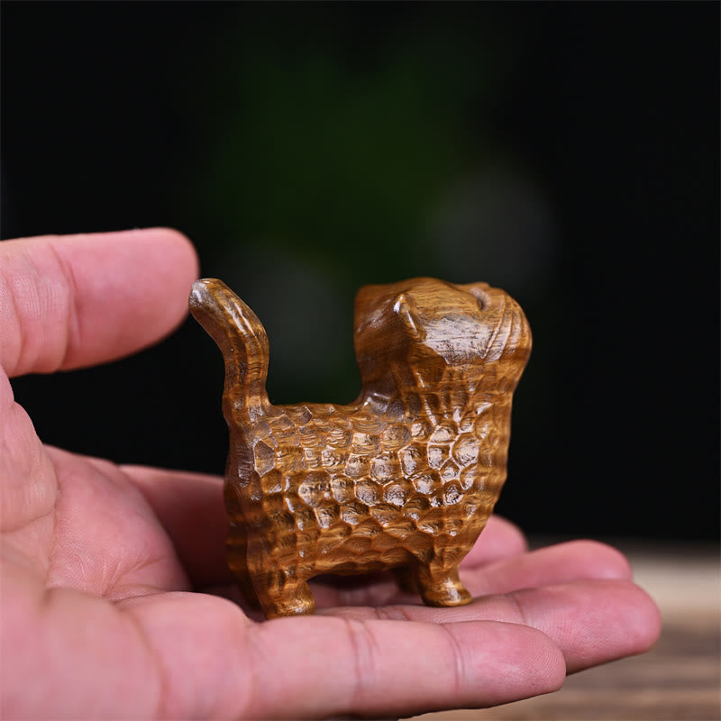 Chat en bois de santal vert 9,5 cm Décoration zen pour la protection et le calme