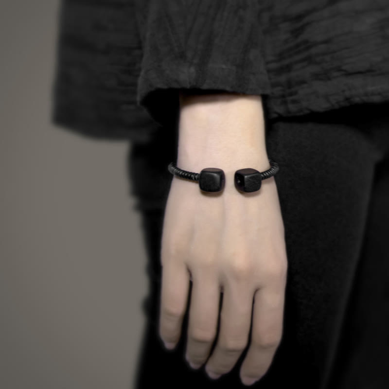 Bracelet d'équilibre cube en bois de santal vert 16-17 cm
