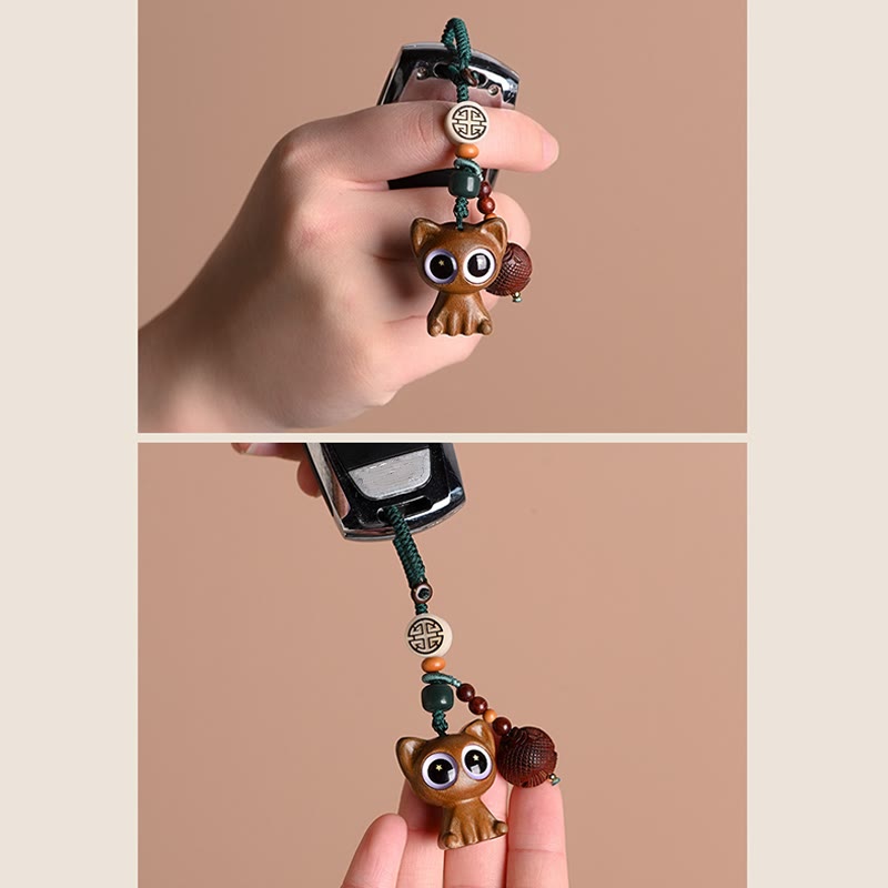 Porte-clés décoratif en forme de chat porte-bonheur en bois de santal vert