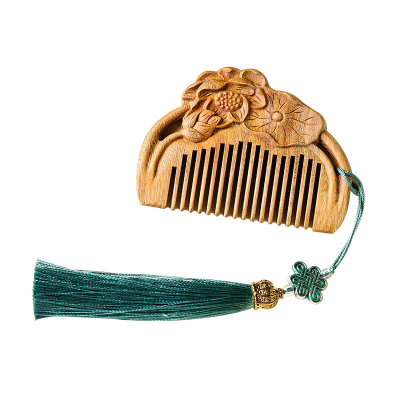 Peigne apaisant gravé en bois de santal vert et fleur de lotus