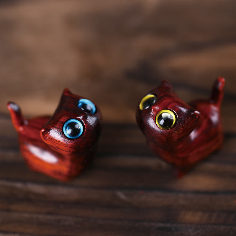 Figurine de chat porte-bonheur en bois de santal vert pour une énergie positive