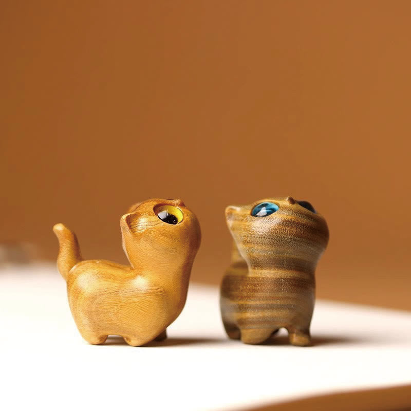 Figurine de chat porte-bonheur en bois de santal vert pour une énergie positive