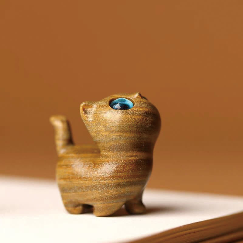 Figurine de chat porte-bonheur en bois de santal vert pour une énergie positive