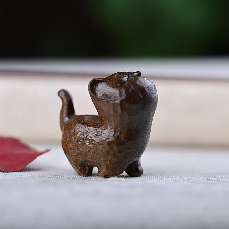 Figurine de chat porte-bonheur en bois de santal vert pour une énergie positive