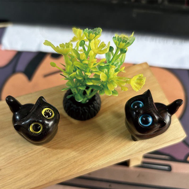 Figurine de chat porte-bonheur en bois de santal vert pour une énergie positive