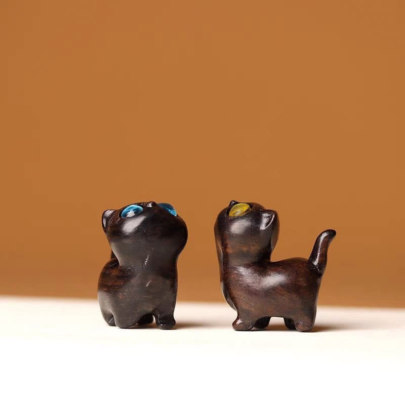 Figurine de chat porte-bonheur en bois de santal vert pour une énergie positive