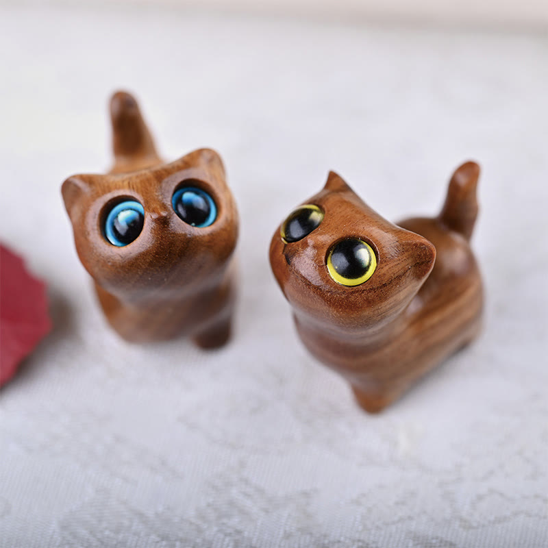 Figurine de chat porte-bonheur en bois de santal vert pour une énergie positive