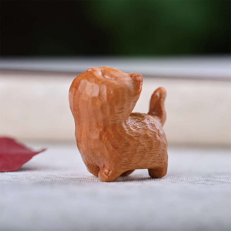Figurine de chat porte-bonheur en bois de santal vert pour une énergie positive