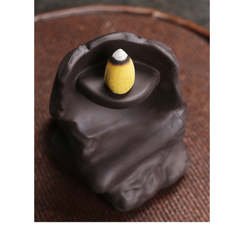 Brûleur d'encens en argile violette en forme de tête de mort pour Halloween 11,3 cm