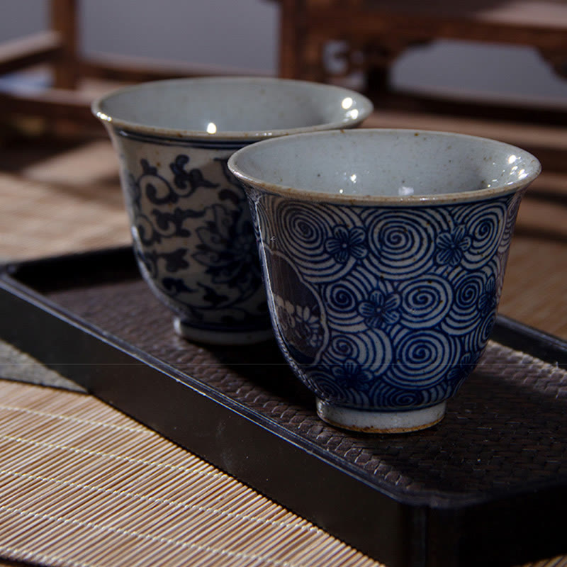 Tasse à thé en céramique de lotus en porcelaine bleue et blanche peinte à la main 100 ml